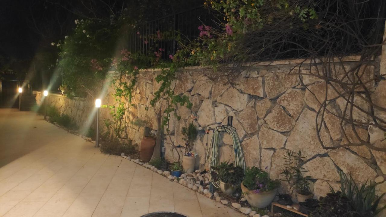 בית האומנים Artist Home Neve Ilan Esterno foto